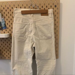 Levi’s Ribcage Straight Ankle Corduroy pants size 27. Cream color, worn twice.